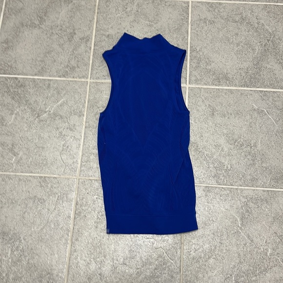 Lululemon Turtle Neck Tank Top - Picture 2 of 3